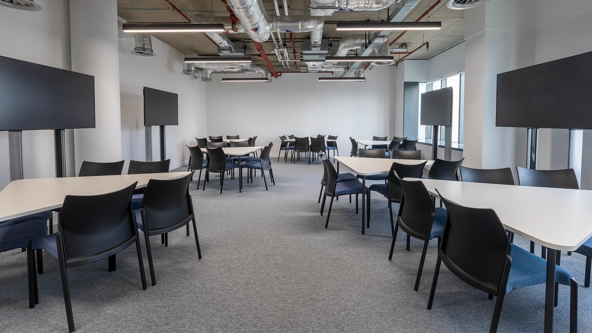 UWS London Campus - Career-Focused Degrees in the Heart of London 1947 uws london classroom